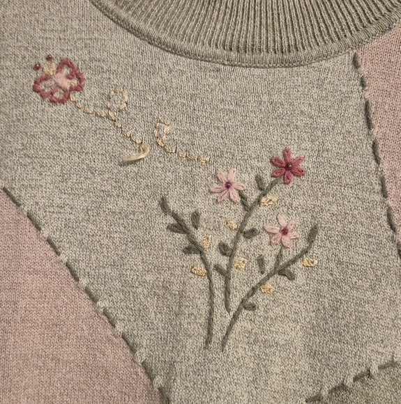 Alfred Dunner Green and Cream Floral Sweater - Picture 3 of 4